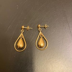 10k Drop Earrings